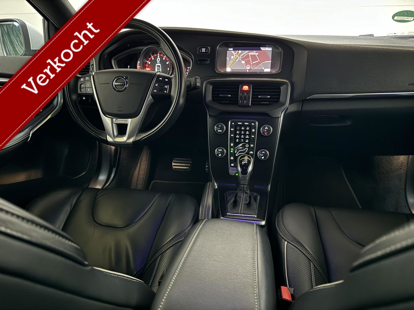 Volvo V40 2.0 T4 R-Design Pano Leer Camera Cruise Navi Trekh. NAP