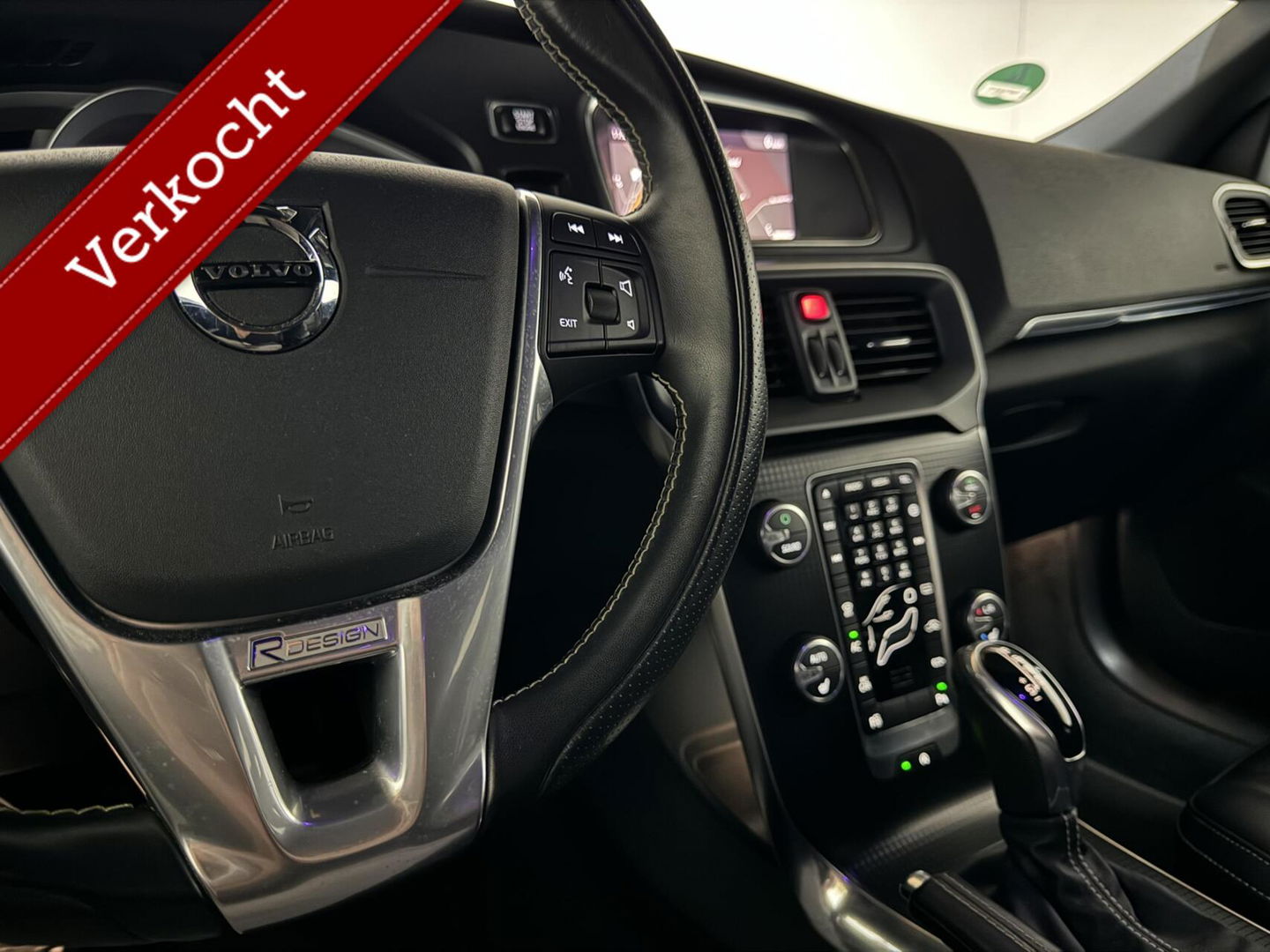 Volvo V40 2.0 T4 R-Design Pano Leer Camera Cruise Navi Trekh. NAP