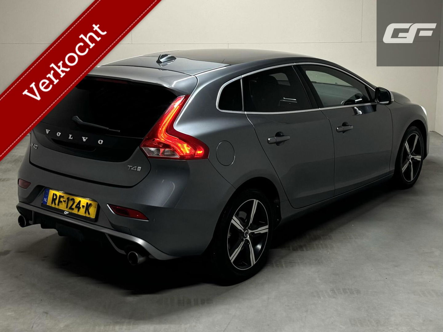 Volvo V40 2.0 T4 R-Design Pano Leer Camera Cruise Navi Trekh. NAP