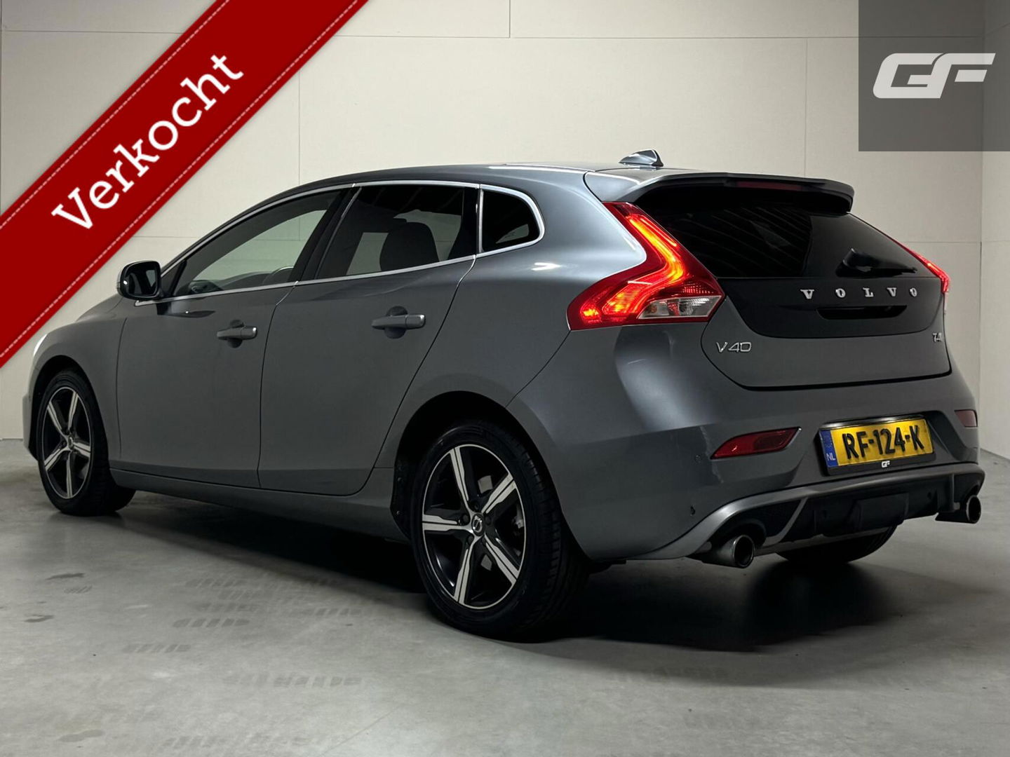 Volvo V40 2.0 T4 R-Design Pano Leer Camera Cruise Navi Trekh. NAP
