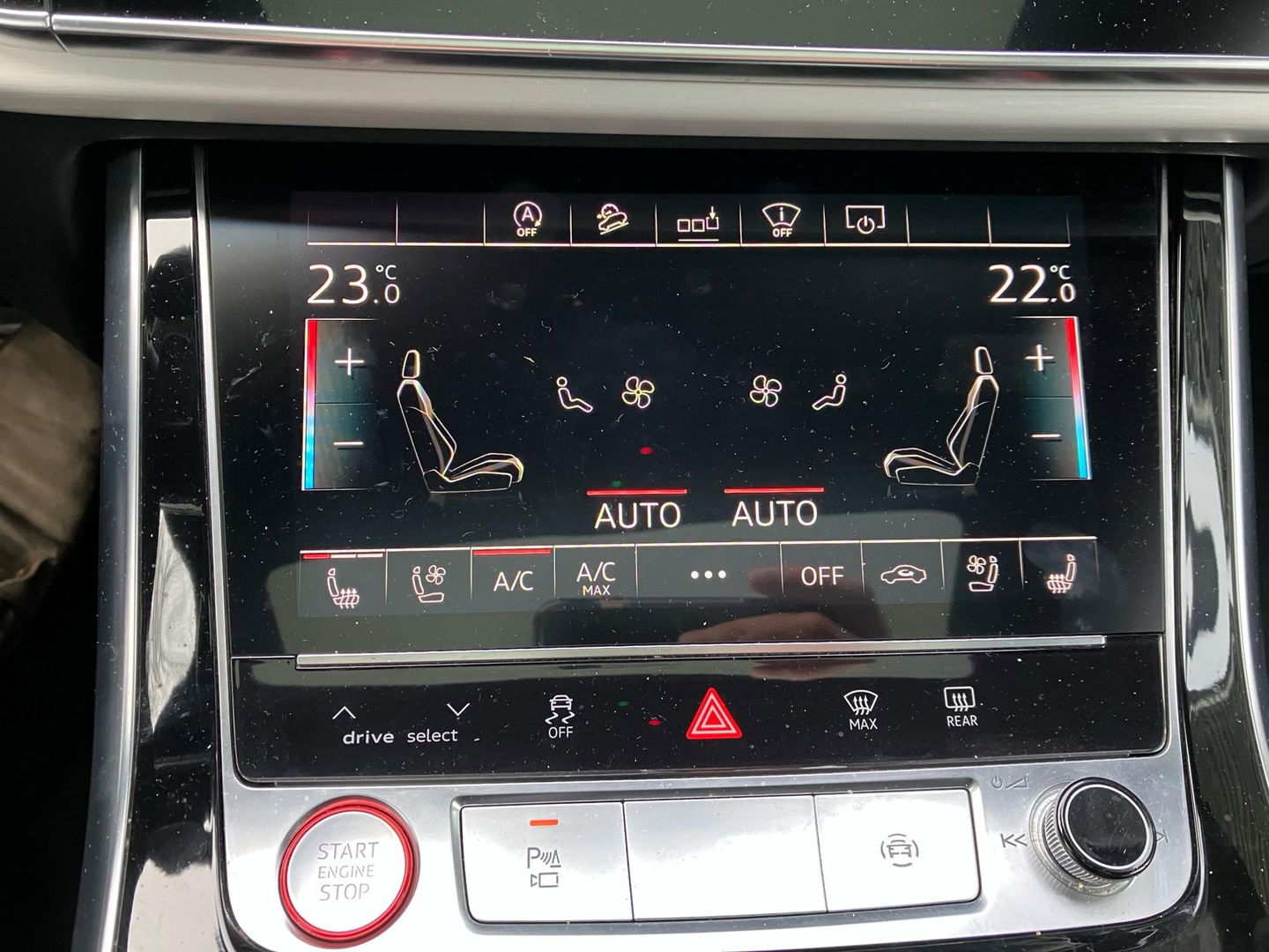 Audi Q8 4.0 TDI SQ8 quattro | 435PK | DIK UITGEVOERD | PANO | LEDER | MATRIX LED |