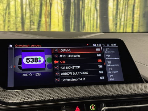 BMW 1-serie 118i Business Sport Line | Apple Carplay | Android Auto | Sfeerverlichting | Navigatie | DAB | Lane Assist | Cruise Control | Parkeersensoren | LED | Elektrische Spiegels