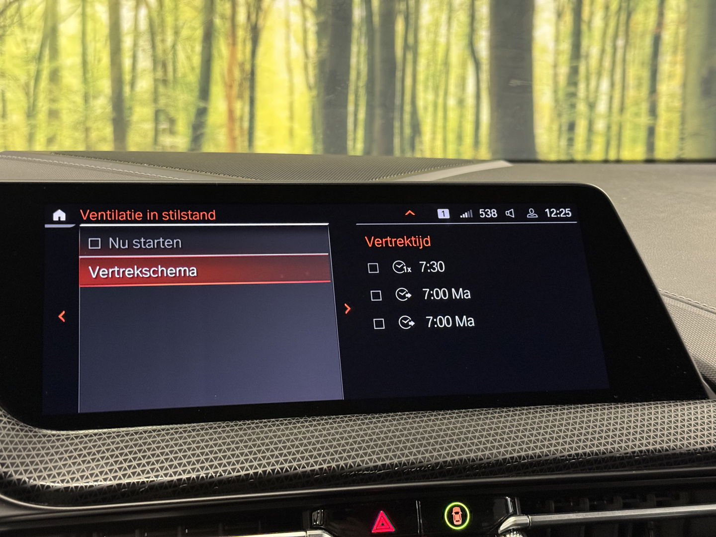 BMW 1-serie 118i Business Sport Line | Apple Carplay | Android Auto | Sfeerverlichting | Navigatie | DAB | Lane Assist | Cruise Control | Parkeersensoren | LED | Elektrische Spiegels
