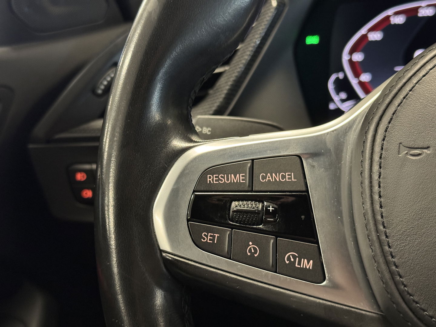 BMW 1-serie 118i Business Sport Line | Apple Carplay | Android Auto | Sfeerverlichting | Navigatie | DAB | Lane Assist | Cruise Control | Parkeersensoren | LED | Elektrische Spiegels