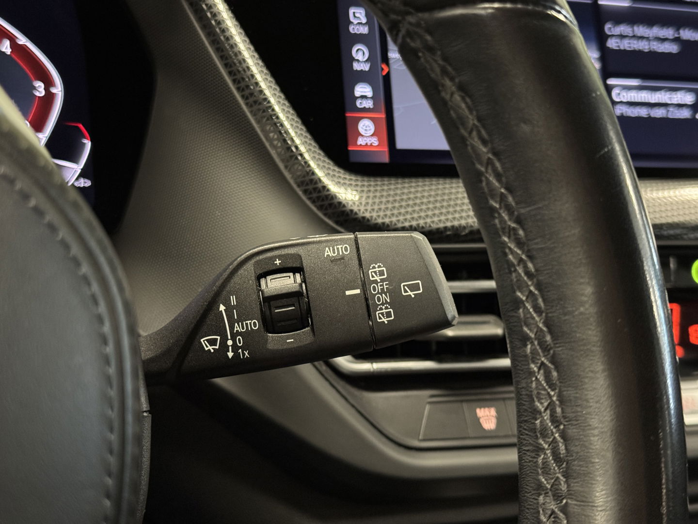 BMW 1-serie 118i Business Sport Line | Apple Carplay | Android Auto | Sfeerverlichting | Navigatie | DAB | Lane Assist | Cruise Control | Parkeersensoren | LED | Elektrische Spiegels