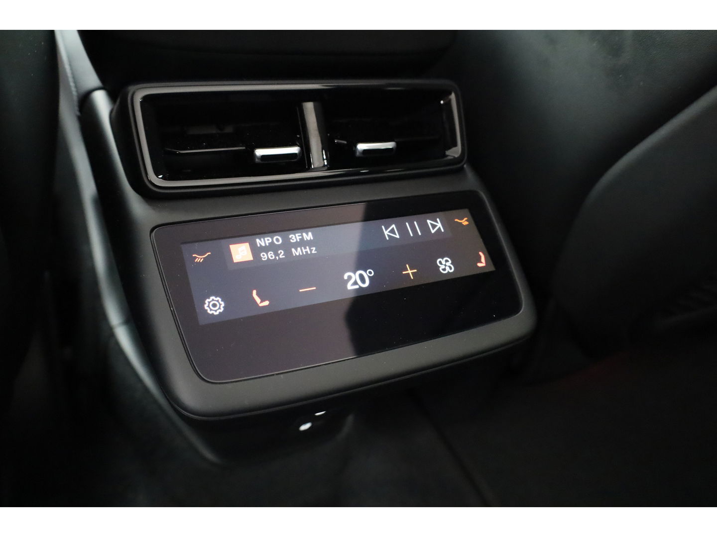 Polestar 4 Long Range Single motor Plus 100 kWh | Napp Leder + Pilot & Plus Pakket | Massage | H&K Audio |