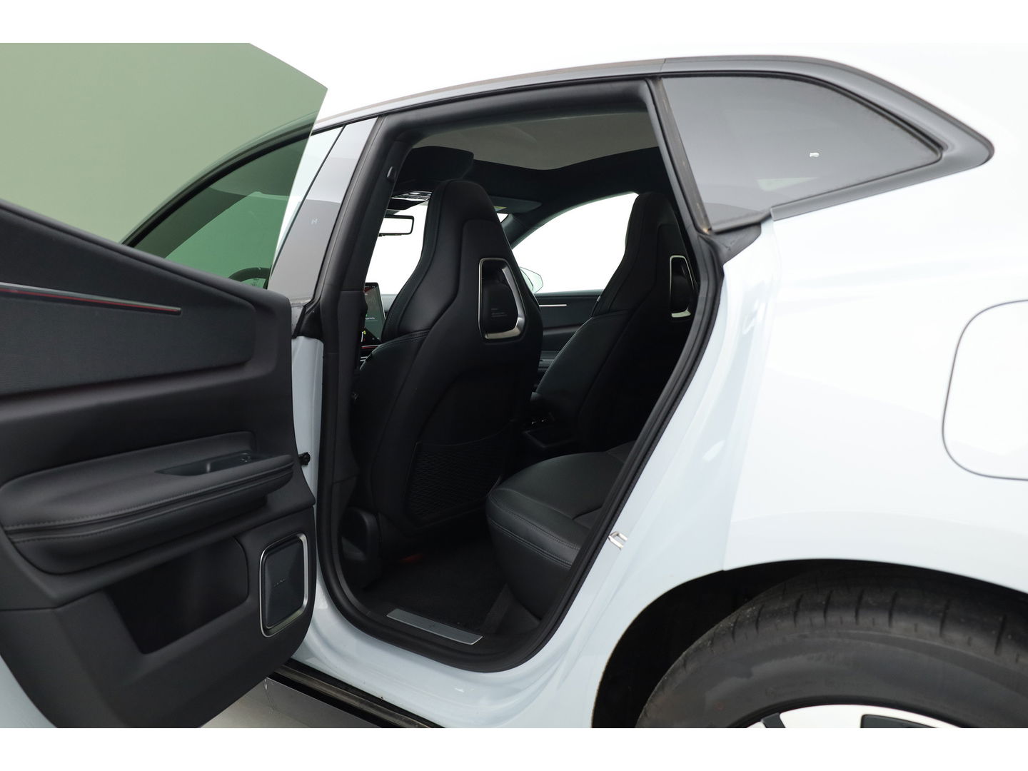 Polestar 4 Long Range Single motor Plus 100 kWh | Napp Leder + Pilot & Plus Pakket | Massage | H&K Audio |