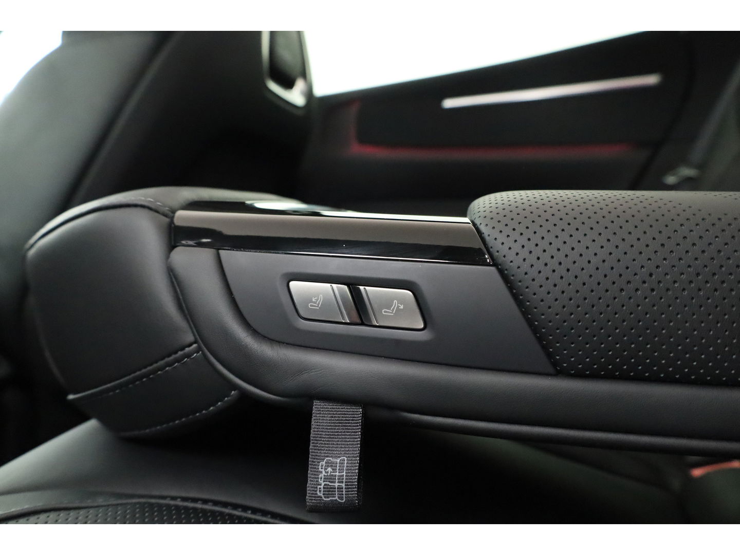 Polestar 4 Long Range Single motor Plus 100 kWh | Napp Leder + Pilot & Plus Pakket | Massage | H&K Audio |