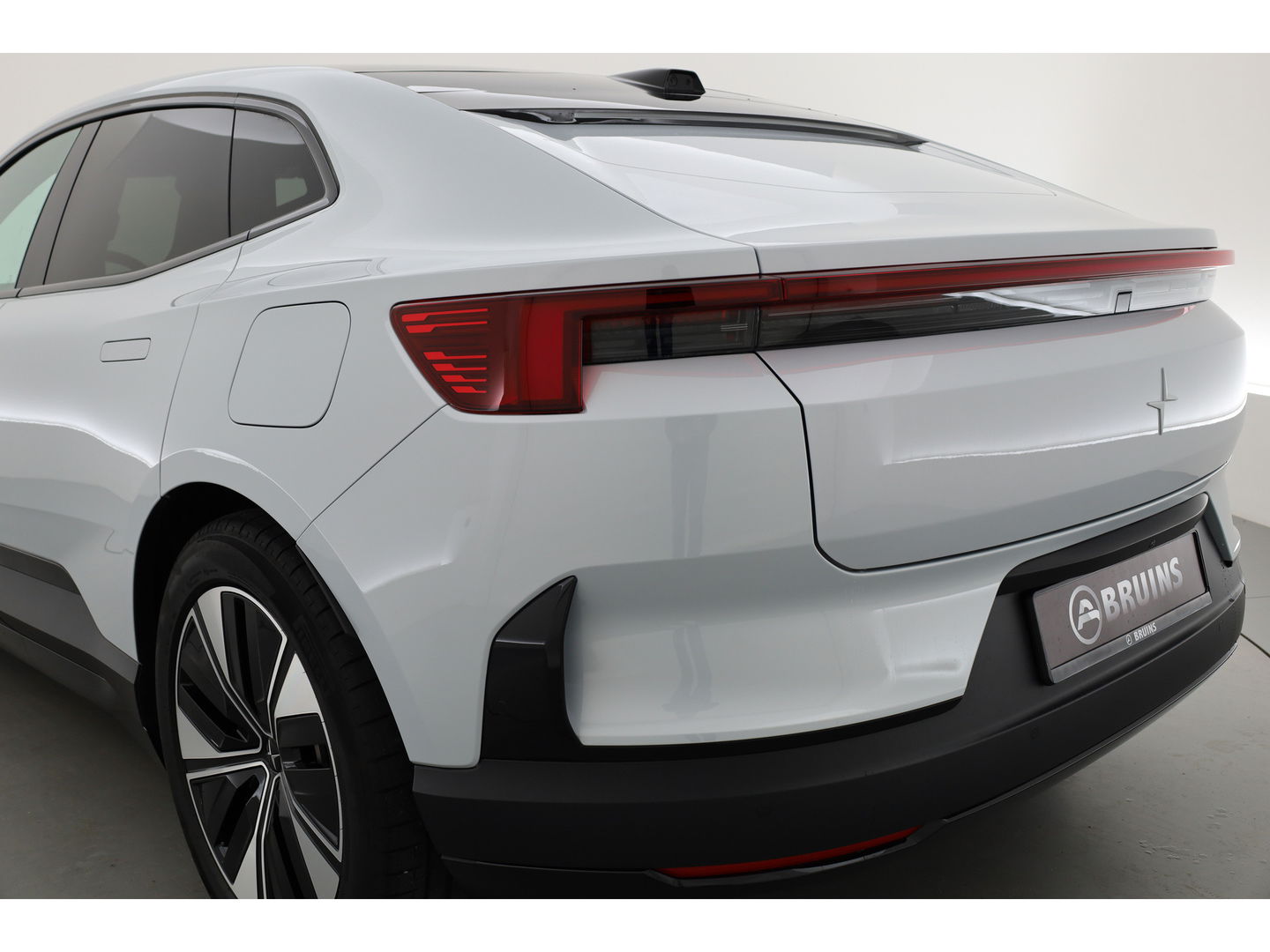 Polestar 4 Long Range Single motor Plus 100 kWh | Napp Leder + Pilot & Plus Pakket | Massage | H&K Audio |