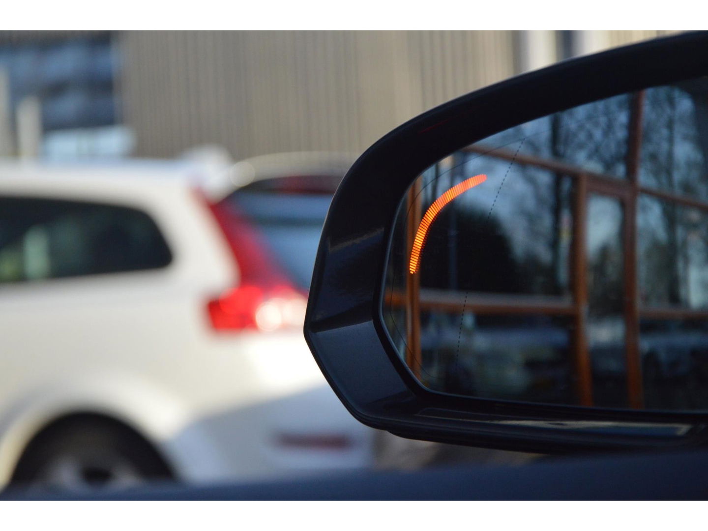 Volvo V60 B3 Business Pro | Pilot-Assist | Apple Carplay | Bluetooth | BLIS |