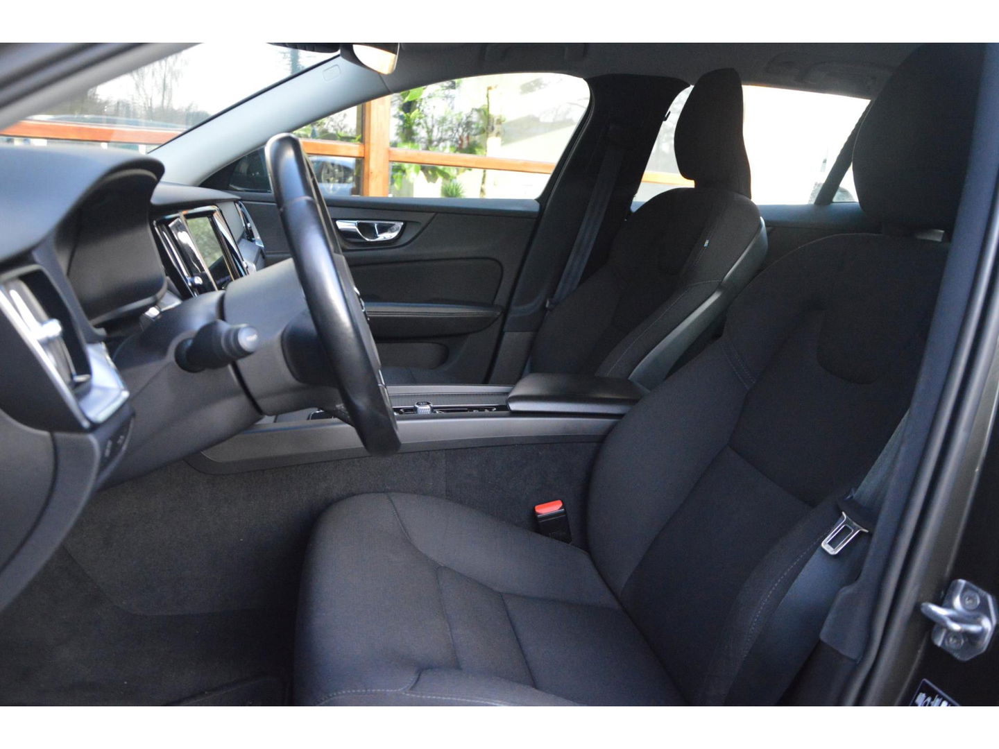 Volvo V60 B3 Business Pro | Pilot-Assist | Apple Carplay | Bluetooth | BLIS |