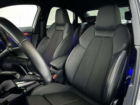 Audi A3 Limousine 35 TFSI S-Line Black Edition Sfeer Carplay NAP