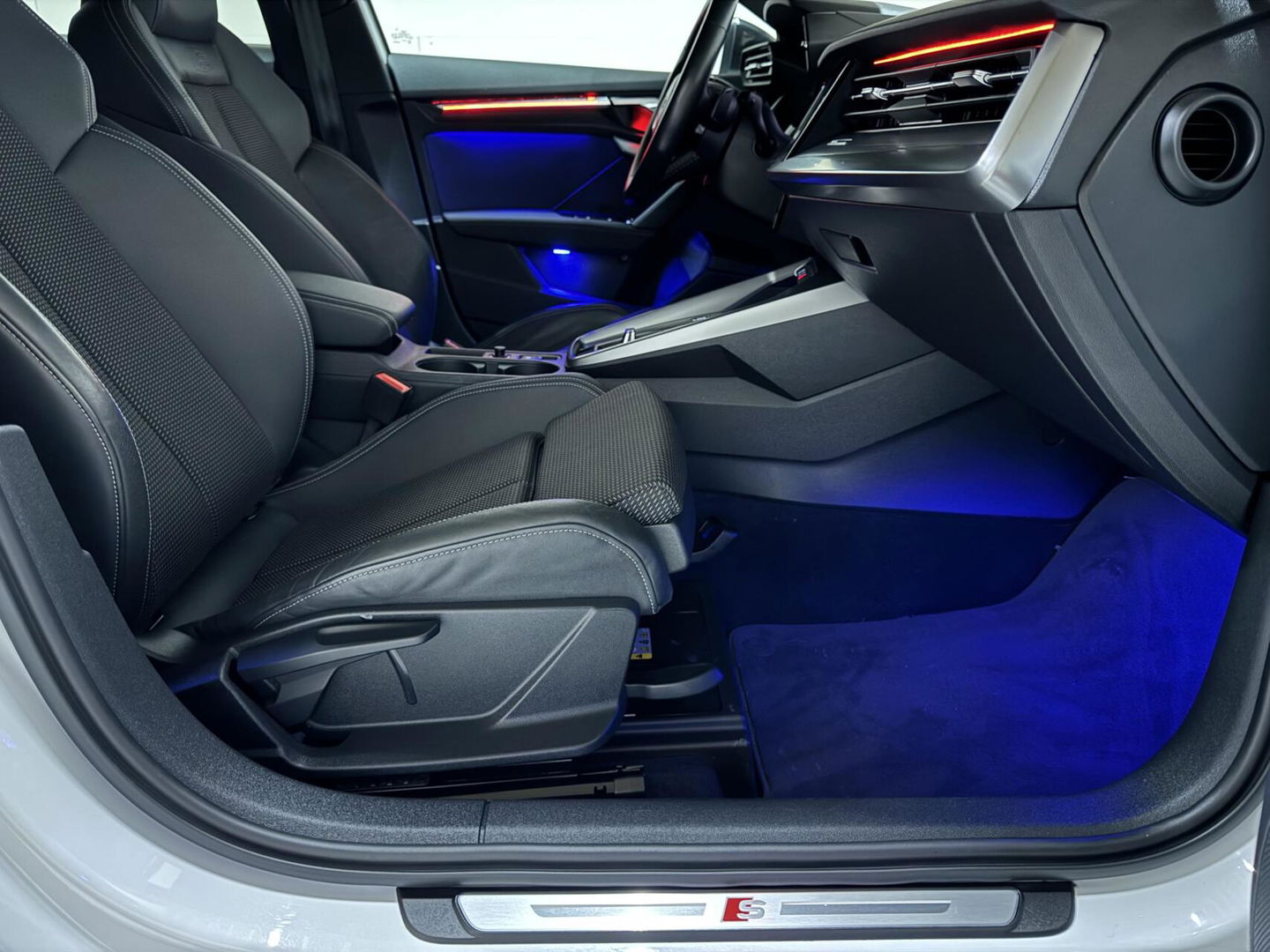 Audi A3 Limousine 35 TFSI S-Line Black Edition Sfeer Carplay NAP