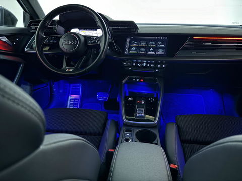 Audi A3 Limousine 35 TFSI S-Line Black Edition Sfeer Carplay NAP