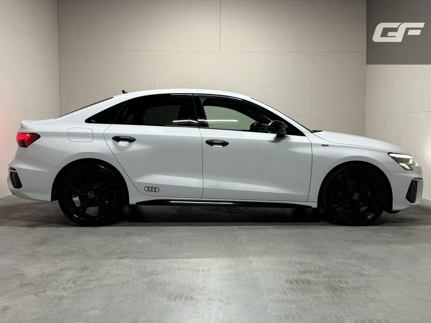 Audi A3 Limousine 35 TFSI S-Line Black Edition Sfeer Carplay NAP