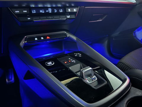 Audi A3 Limousine 35 TFSI S-Line Black Edition Sfeer Carplay NAP