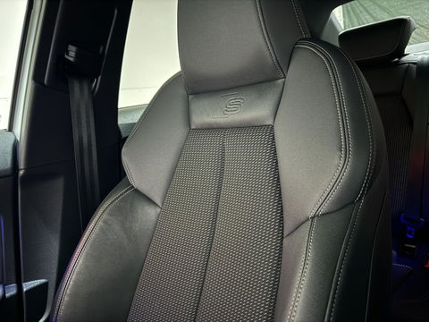Audi A3 Limousine 35 TFSI S-Line Black Edition Sfeer Carplay NAP