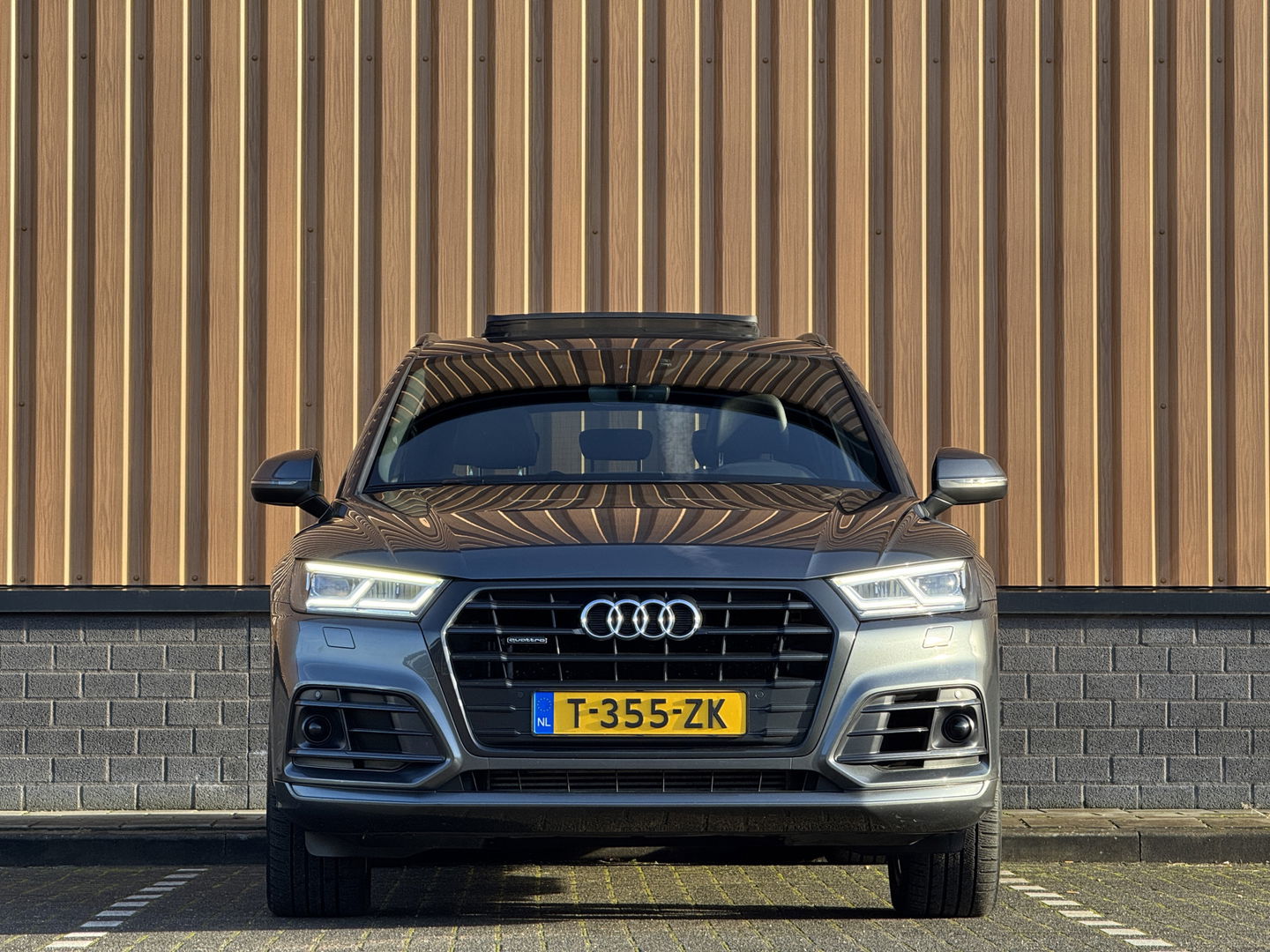 Audi Q5 3.0 TDI quattro Sport S Line Black Edition | 286 PK! | Panoramadak | Adaptieve Cruise Control | Lane Assist | Elektrische Trekhaak | Camera | DAB | Navigatie | 20" Lichtmetaal |