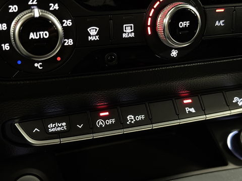 Audi Q5 3.0 TDI quattro Sport S Line Black Edition | 286 PK! | Panoramadak | Adaptieve Cruise Control | Lane Assist | Elektrische Trekhaak | Camera | DAB | Navigatie | 20" Lichtmetaal |