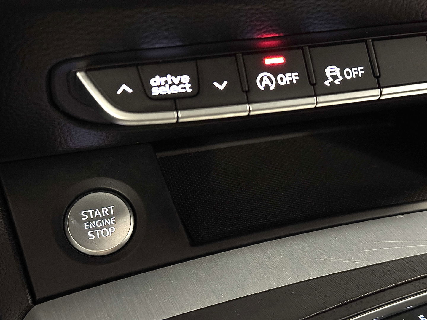 Audi Q5 3.0 TDI quattro Sport S Line Black Edition | 286 PK! | Panoramadak | Adaptieve Cruise Control | Lane Assist | Elektrische Trekhaak | Camera | DAB | Navigatie | 20" Lichtmetaal |