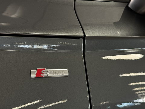 Audi Q5 3.0 TDI quattro Sport S Line Black Edition | 286 PK! | Panoramadak | Adaptieve Cruise Control | Lane Assist | Elektrische Trekhaak | Camera | DAB | Navigatie | 20" Lichtmetaal |