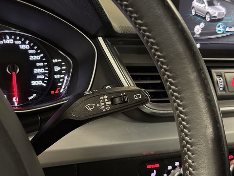 Audi Q5 3.0 TDI quattro Sport S Line Black Edition | 286 PK! | Panoramadak | Adaptieve Cruise Control | Lane Assist | Elektrische Trekhaak | Camera | DAB | Navigatie | 20" Lichtmetaal |