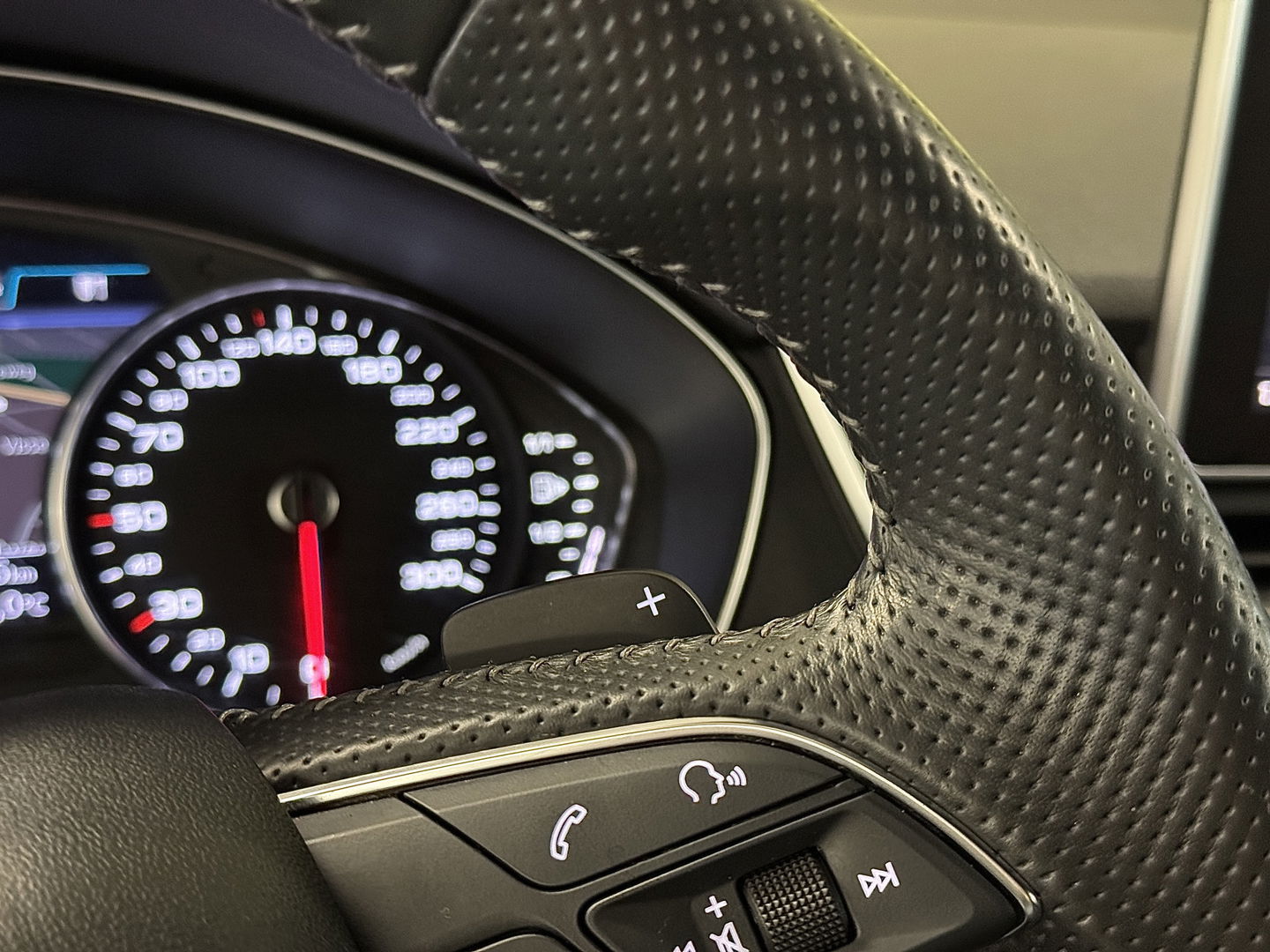 Audi Q5 3.0 TDI quattro Sport S Line Black Edition | 286 PK! | Panoramadak | Adaptieve Cruise Control | Lane Assist | Elektrische Trekhaak | Camera | DAB | Navigatie | 20" Lichtmetaal |