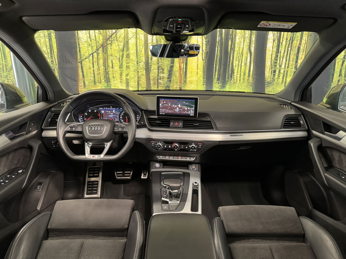 Audi Q5 3.0 TDI quattro Sport S Line Black Edition | 286 PK! | Panoramadak | Adaptieve Cruise Control | Lane Assist | Elektrische Trekhaak | Camera | DAB | Navigatie | 20" Lichtmetaal |