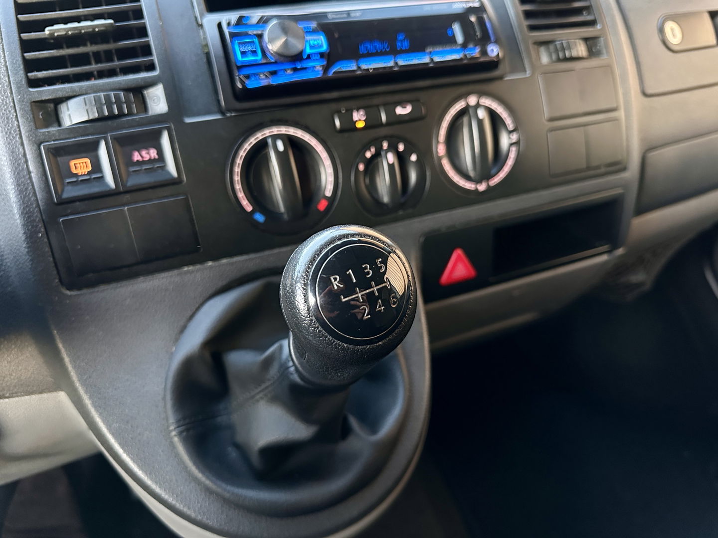 Volkswagen TRANSPORTER TDI 96 KW 1.0 DC | Unieke Camper! | Hefdak | Luifel | Bluetooth | Airconditioning | Trekhaak |