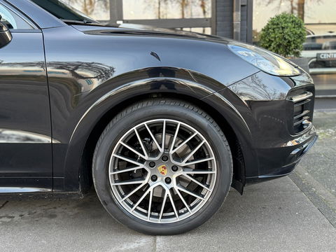 Porsche Cayenne Coupé 3.0 E-Hybrid Pano|NL-Auto|Keyless|4Wielbesturing|Approved|Bosé|462PK