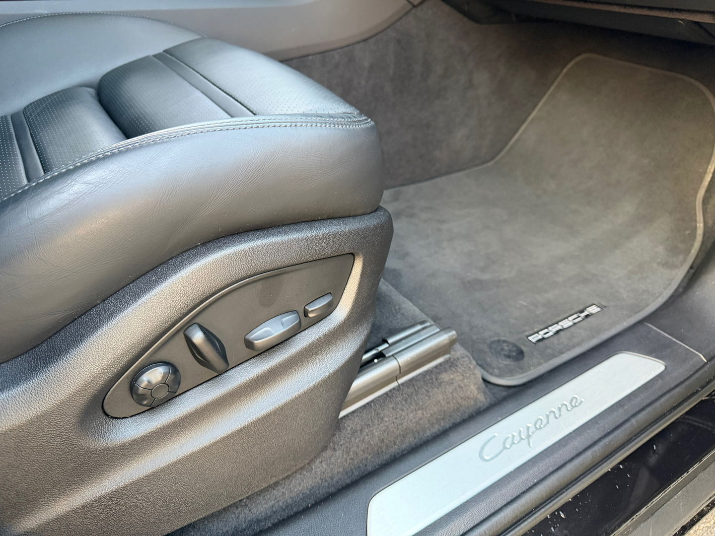 Porsche Cayenne Coupé 3.0 E-Hybrid Pano|NL-Auto|Keyless|4Wielbesturing|Approved|Bosé|462PK