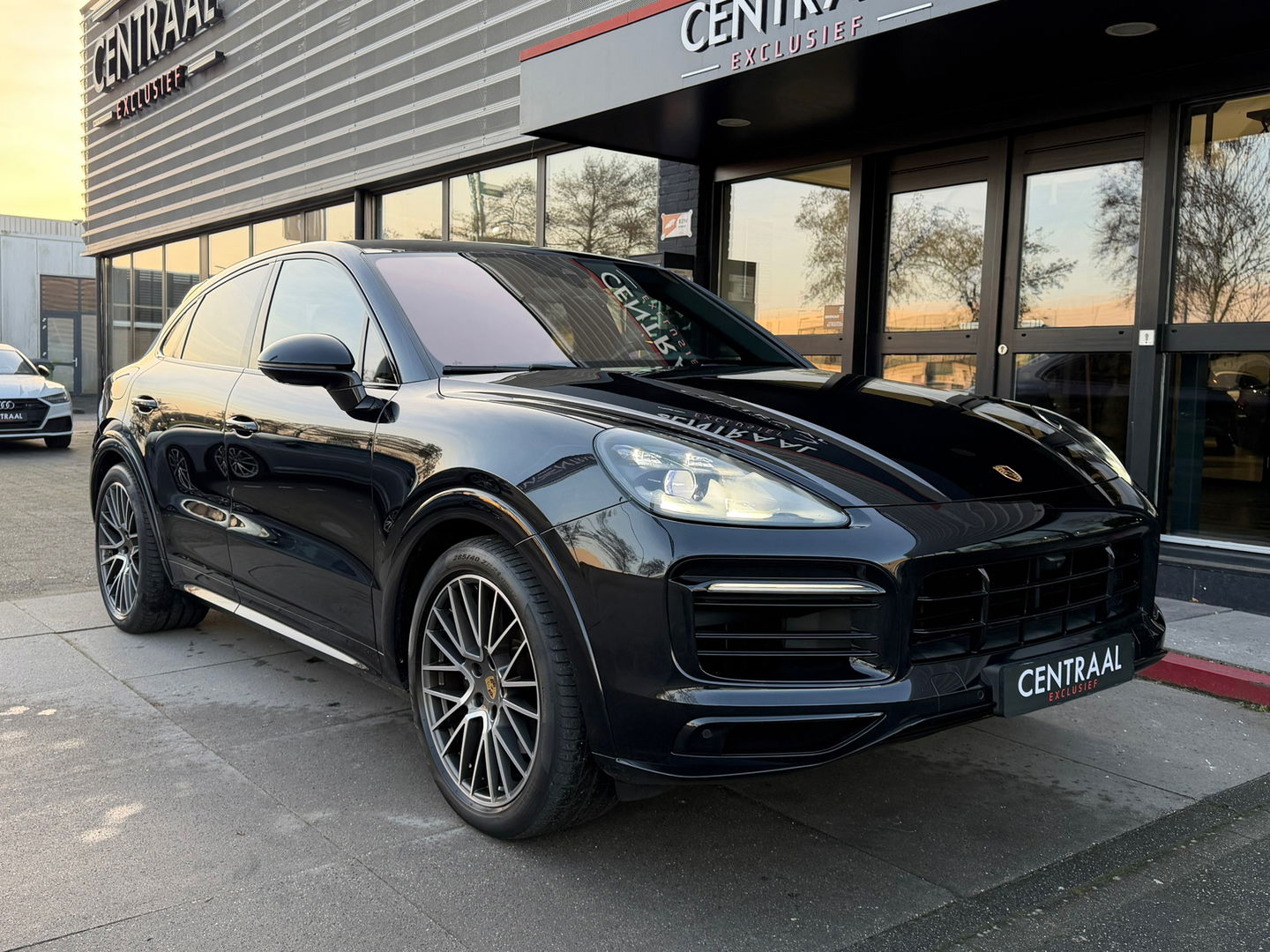 Porsche Cayenne Coupé 3.0 E-Hybrid Pano|NL-Auto|Keyless|4Wielbesturing|Approved|Bosé|462PK