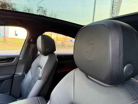 Porsche Cayenne Coupé 3.0 E-Hybrid Pano|NL-Auto|Keyless|4Wielbesturing|Approved|Bosé|462PK