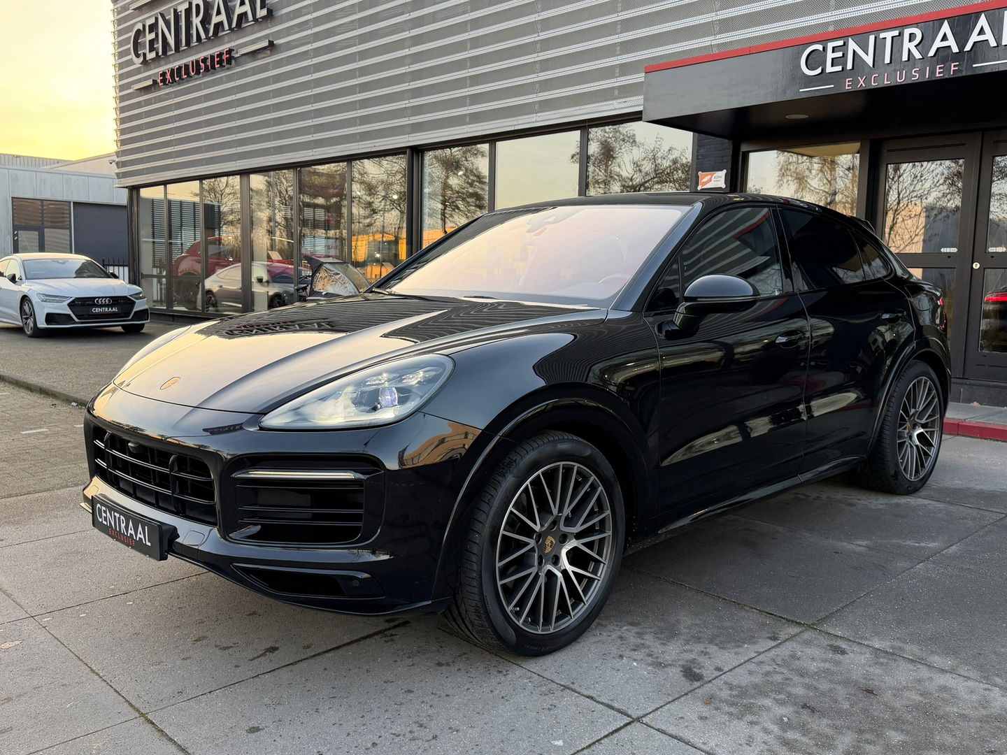 Porsche Cayenne Coupé 3.0 E-Hybrid Pano|NL-Auto|Keyless|4Wielbesturing|Approved|Bosé|462PK