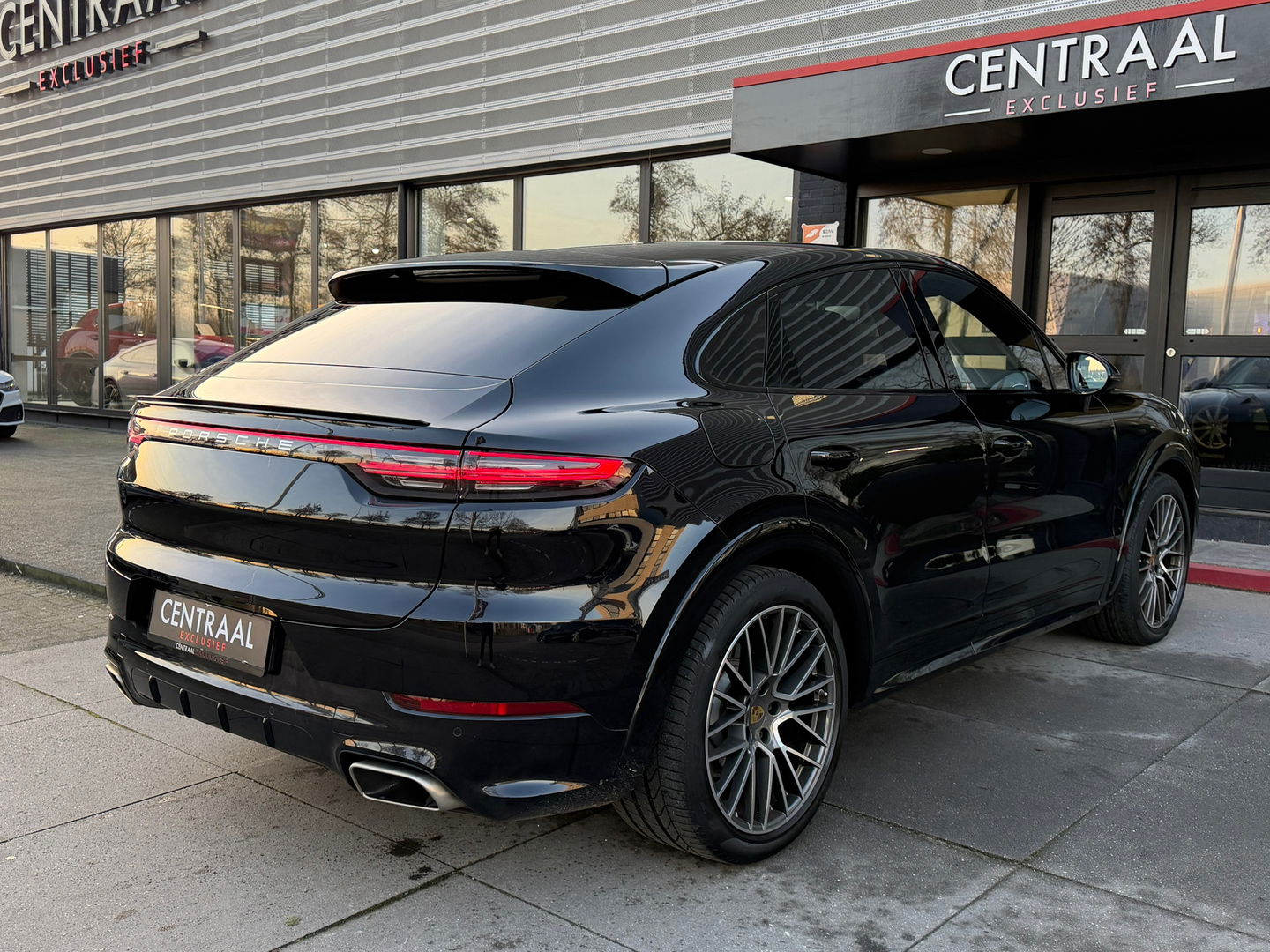 Porsche Cayenne Coupé 3.0 E-Hybrid Pano|NL-Auto|Keyless|4Wielbesturing|Approved|Bosé|462PK