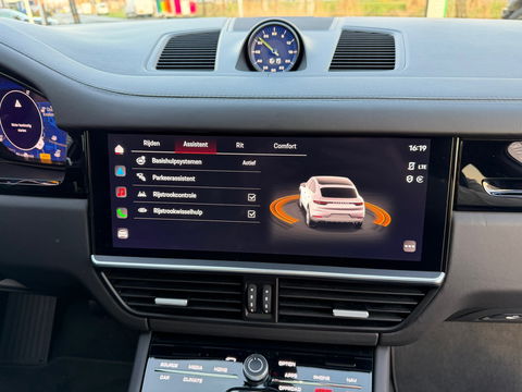 Porsche Cayenne Coupé 3.0 E-Hybrid Pano|NL-Auto|Keyless|4Wielbesturing|Approved|Bosé|462PK