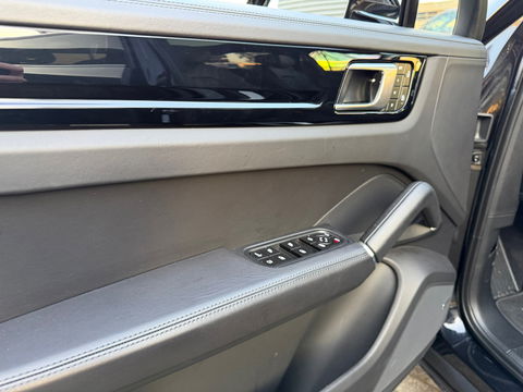 Porsche Cayenne Coupé 3.0 E-Hybrid Pano|NL-Auto|Keyless|4Wielbesturing|Approved|Bosé|462PK