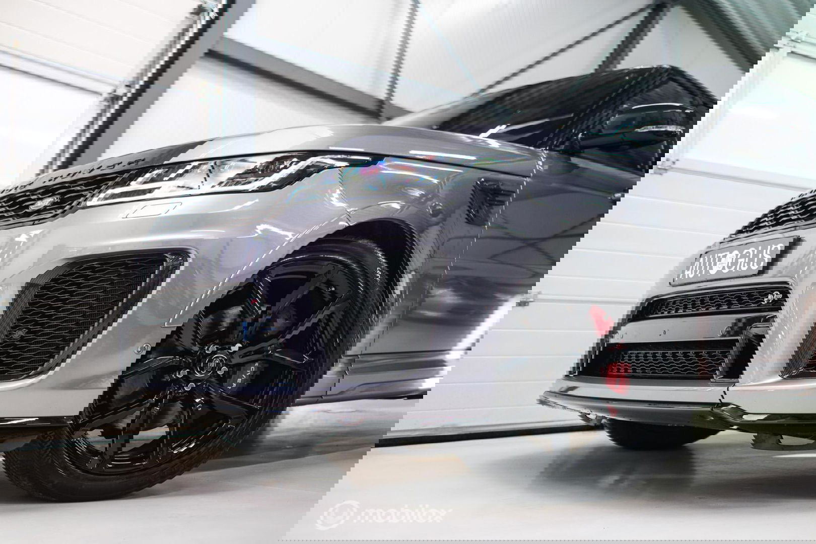 Land Rover Range Rover Sport P575 SVR Carbon Edition