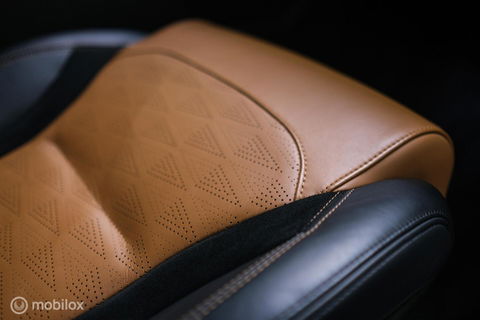 Land Rover Range Rover Sport P575 SVR Carbon Edition