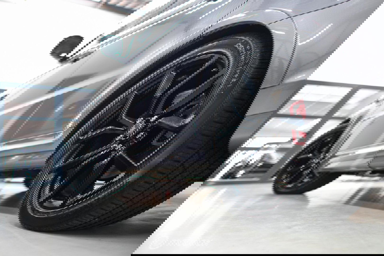 Land Rover Range Rover Sport P575 SVR Carbon Edition