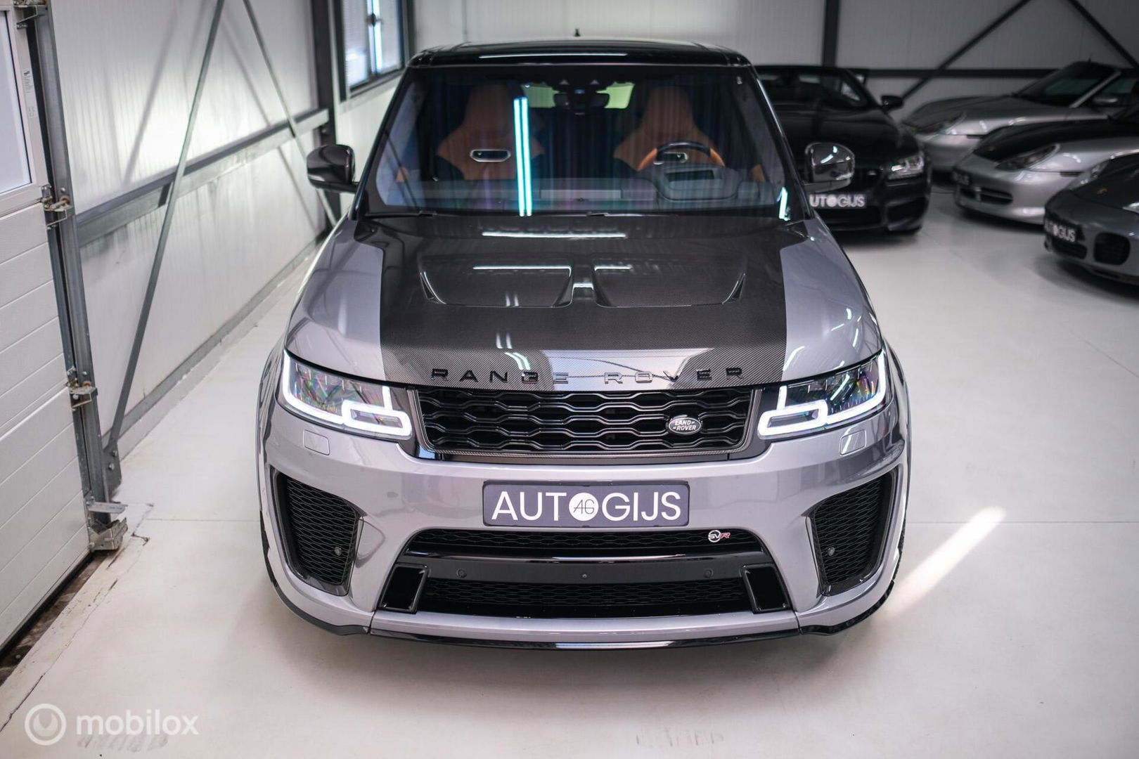 Land Rover Range Rover Sport P575 SVR Carbon Edition