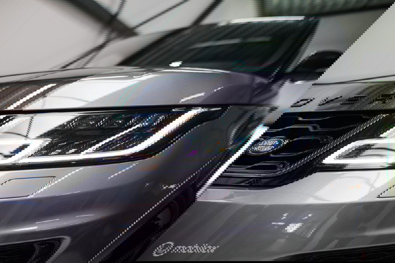 Land Rover Range Rover Sport P575 SVR Carbon Edition