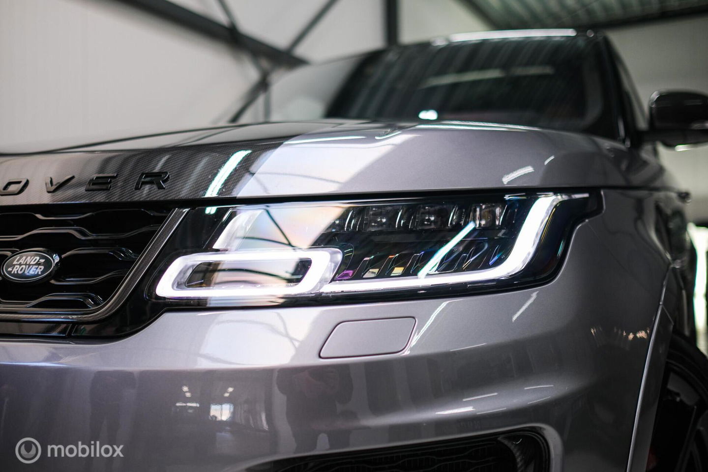 Land Rover Range Rover Sport P575 SVR Carbon Edition