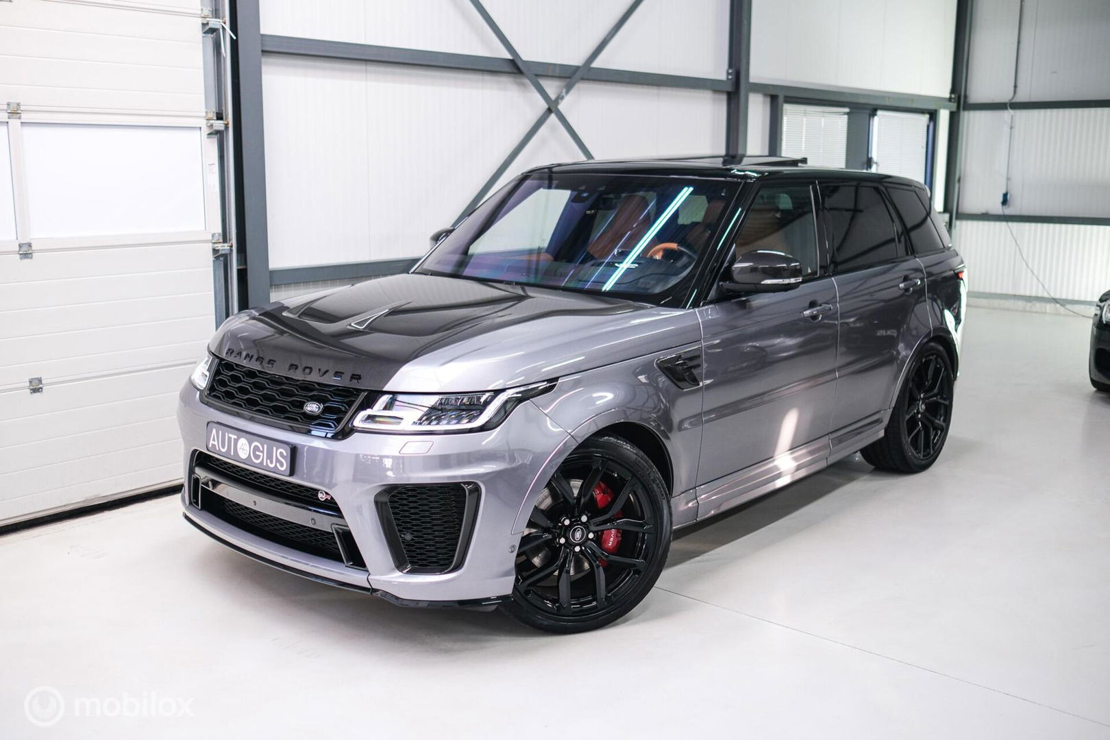 Land Rover Range Rover Sport P575 SVR Carbon Edition