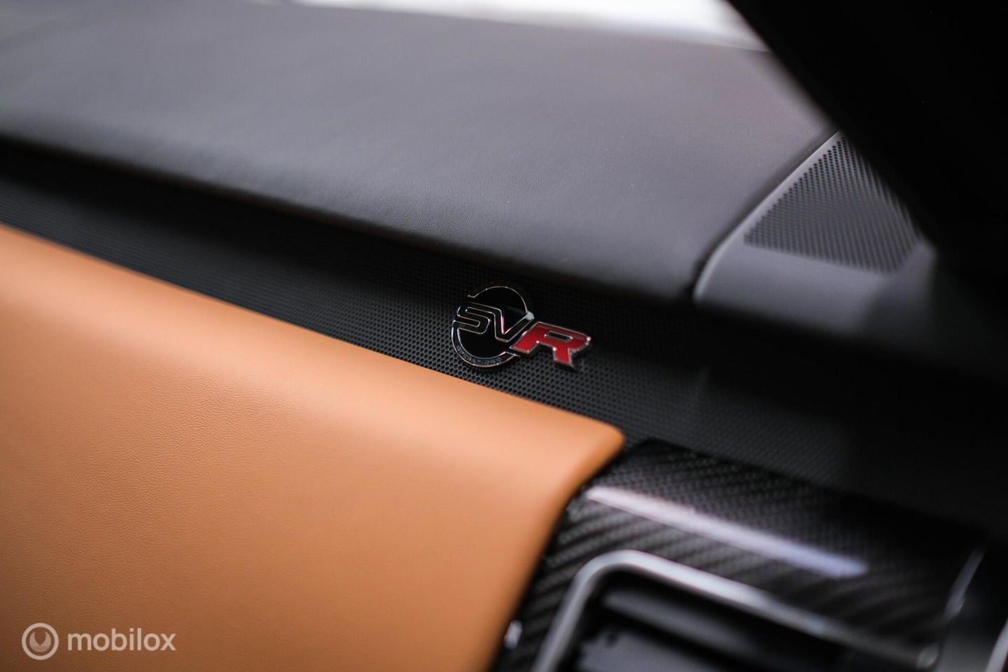 Land Rover Range Rover Sport P575 SVR Carbon Edition