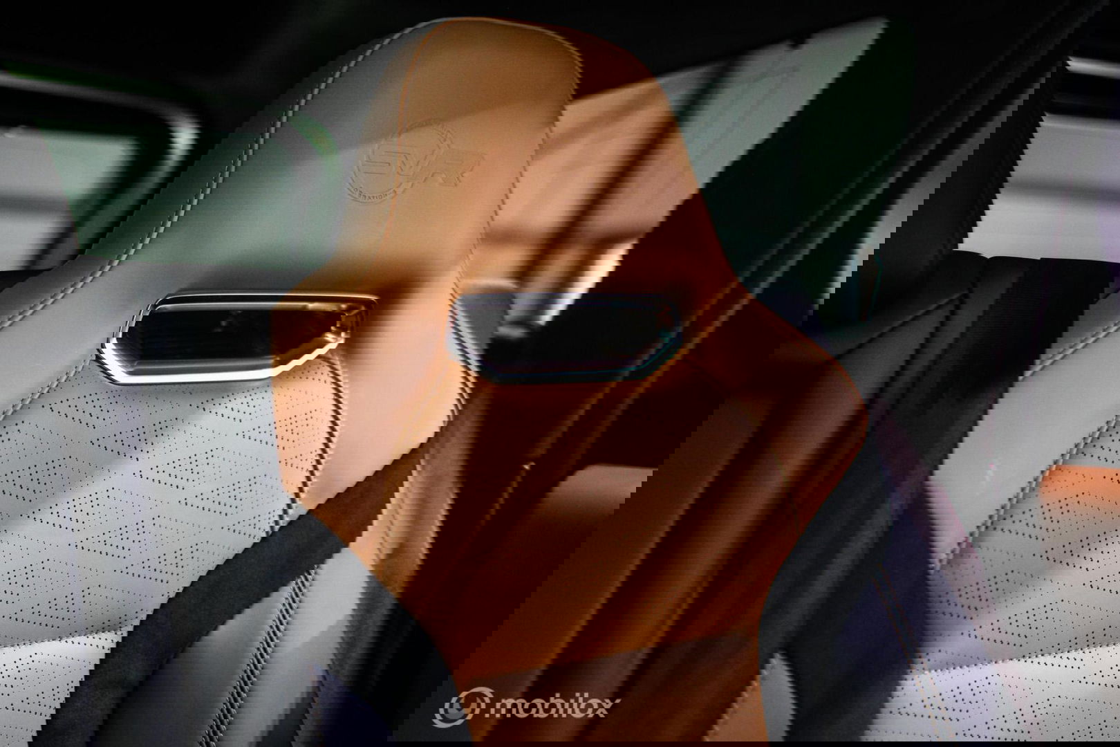 Land Rover Range Rover Sport P575 SVR Carbon Edition