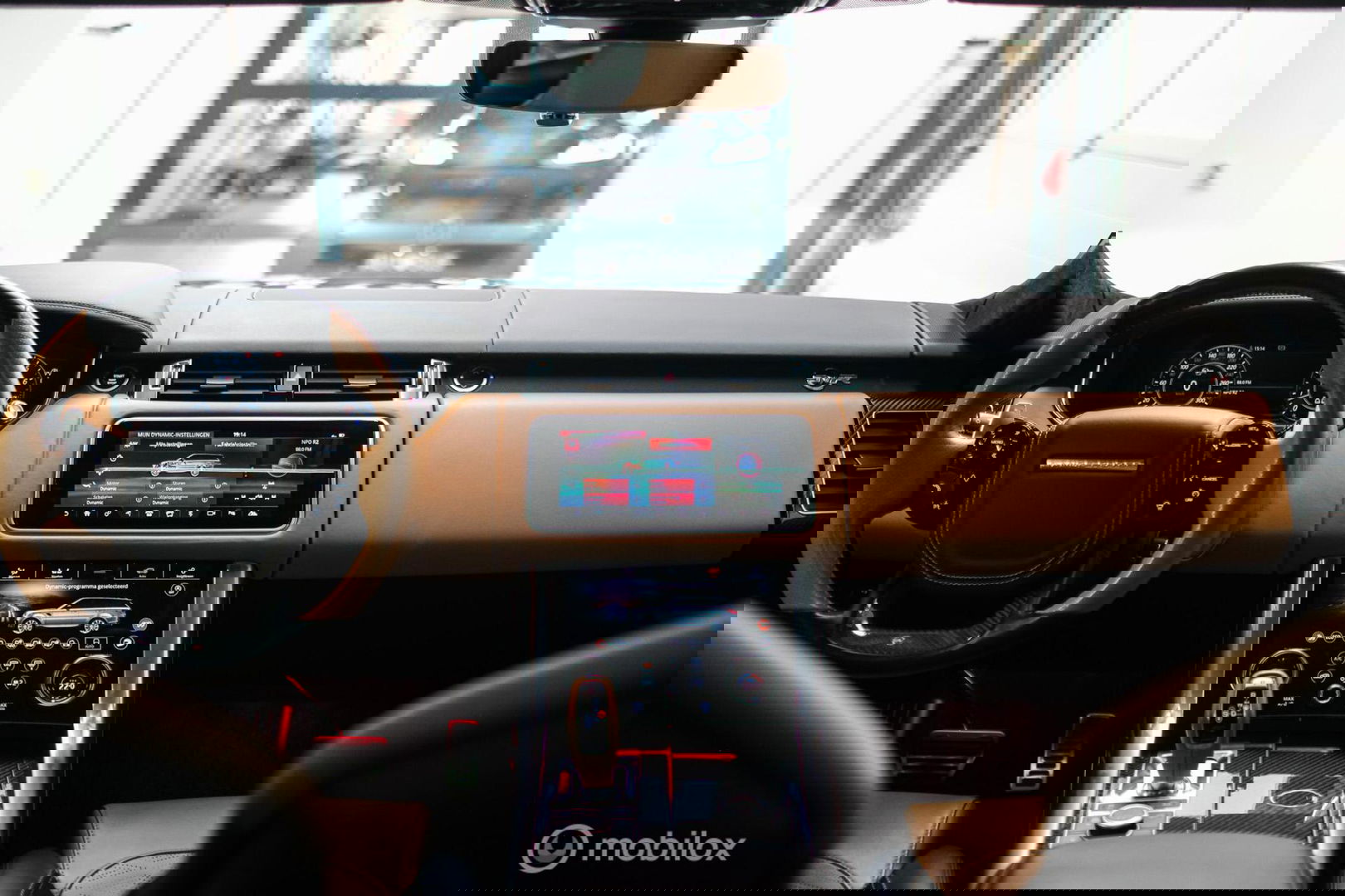 Land Rover Range Rover Sport P575 SVR Carbon Edition