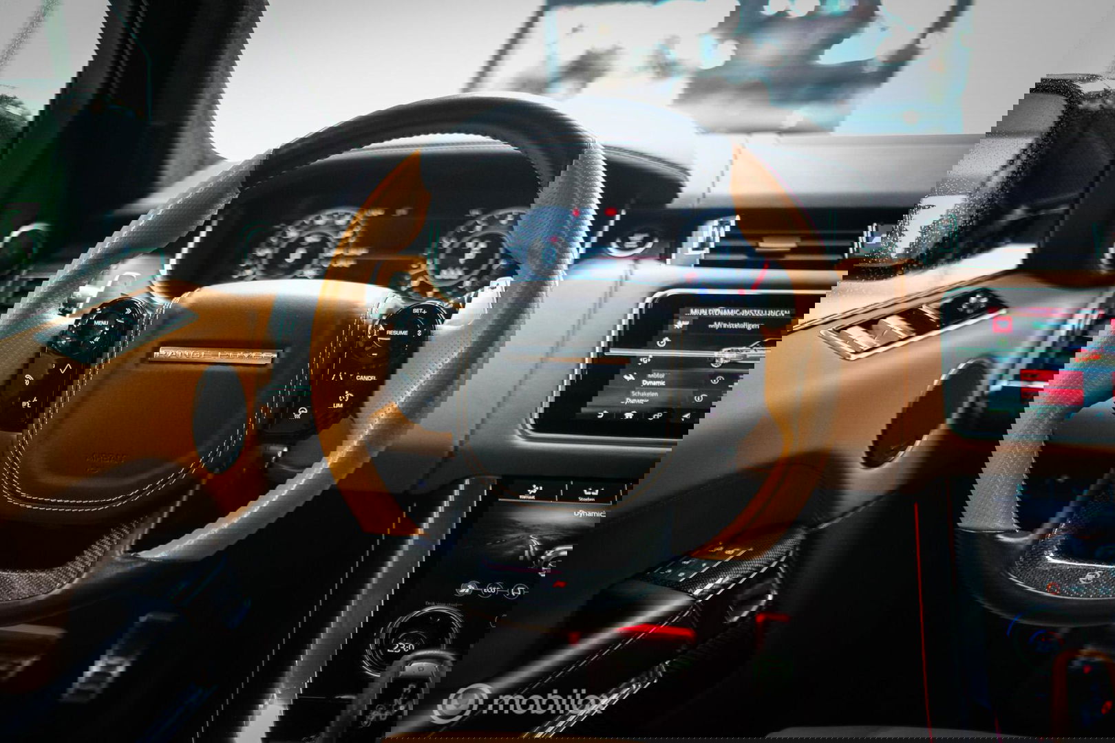 Land Rover Range Rover Sport P575 SVR Carbon Edition