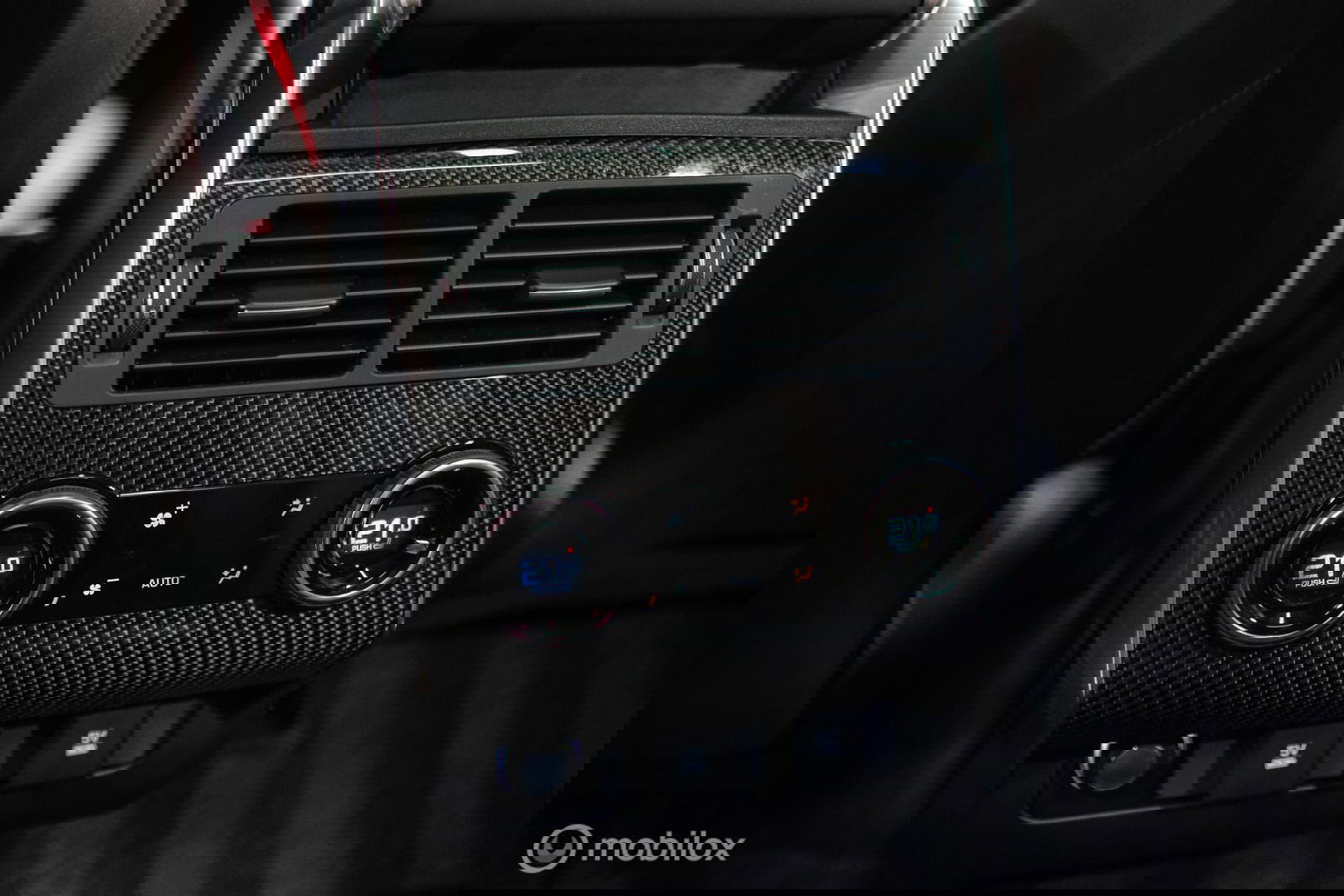 Land Rover Range Rover Sport P575 SVR Carbon Edition