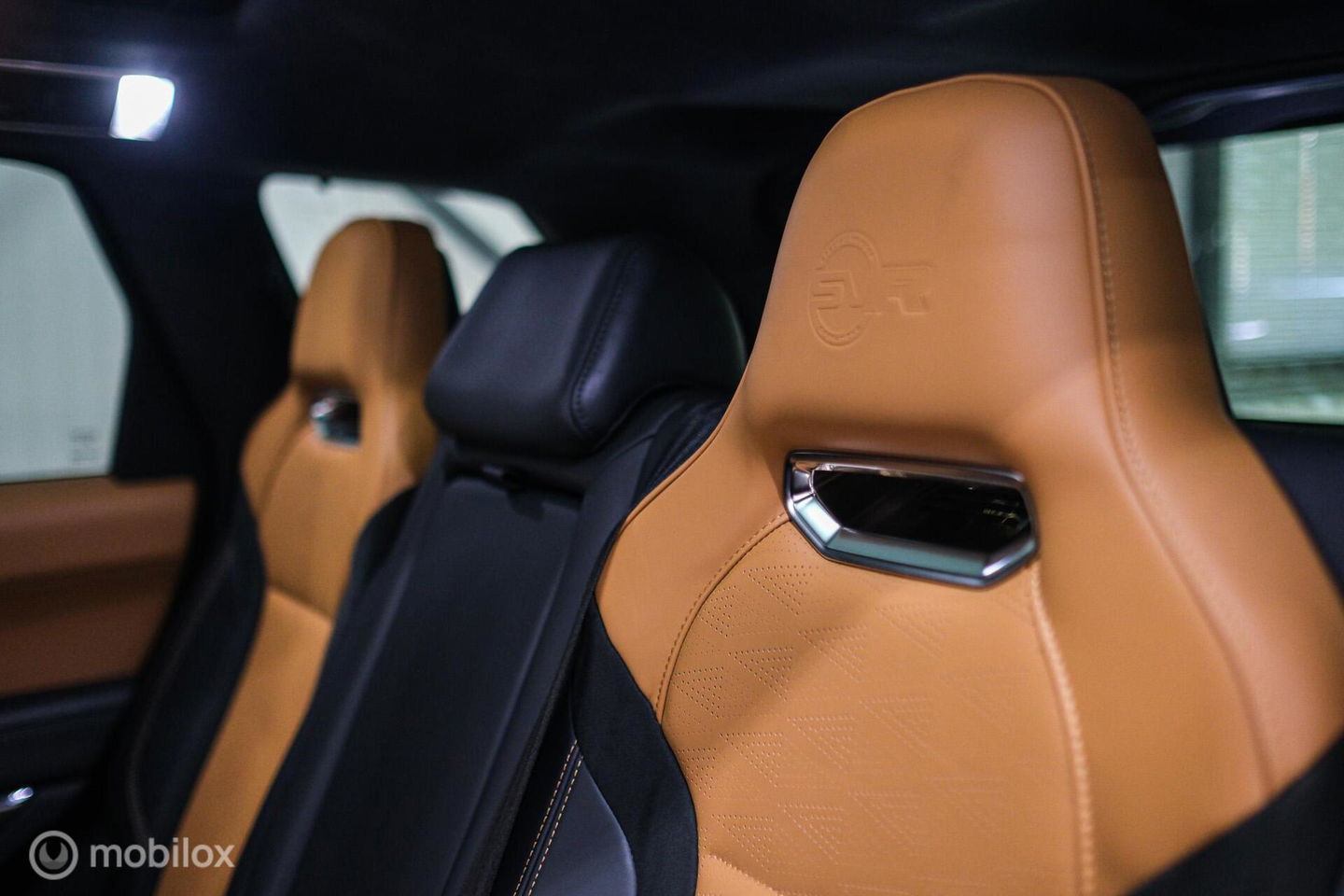 Land Rover Range Rover Sport P575 SVR Carbon Edition